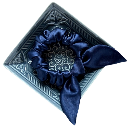 Gumka jedwabna scrunchie mini z kokardką NAVY, Lua Silk